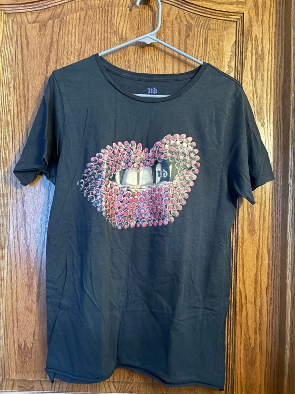 Urban Decay Black Graphic Lip Tee